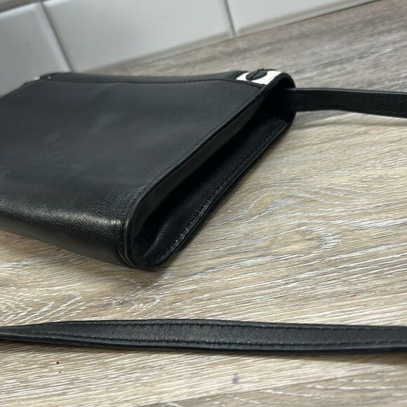 Michael Kors black crossbody - Picture 4 of 8